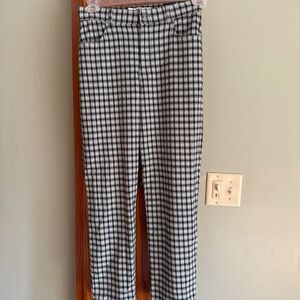 Hollister Ultra High-Rise Mom Pants in Black And Green Plaid Size Small